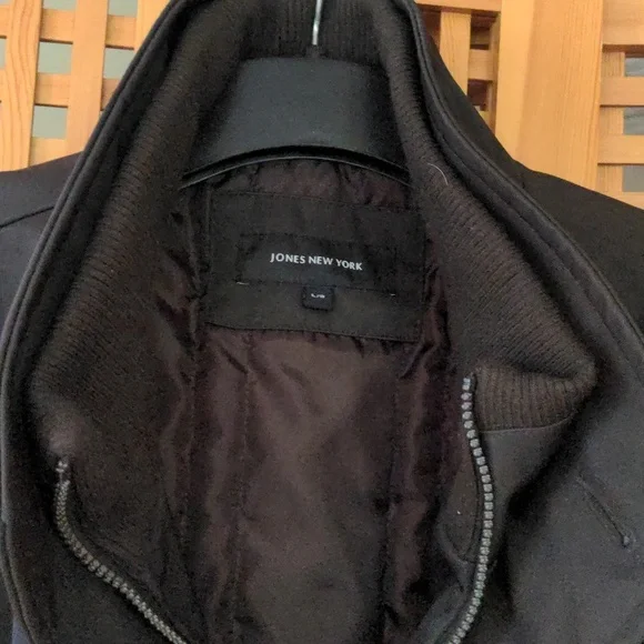 Men's Jacket - Picture 2 of 7